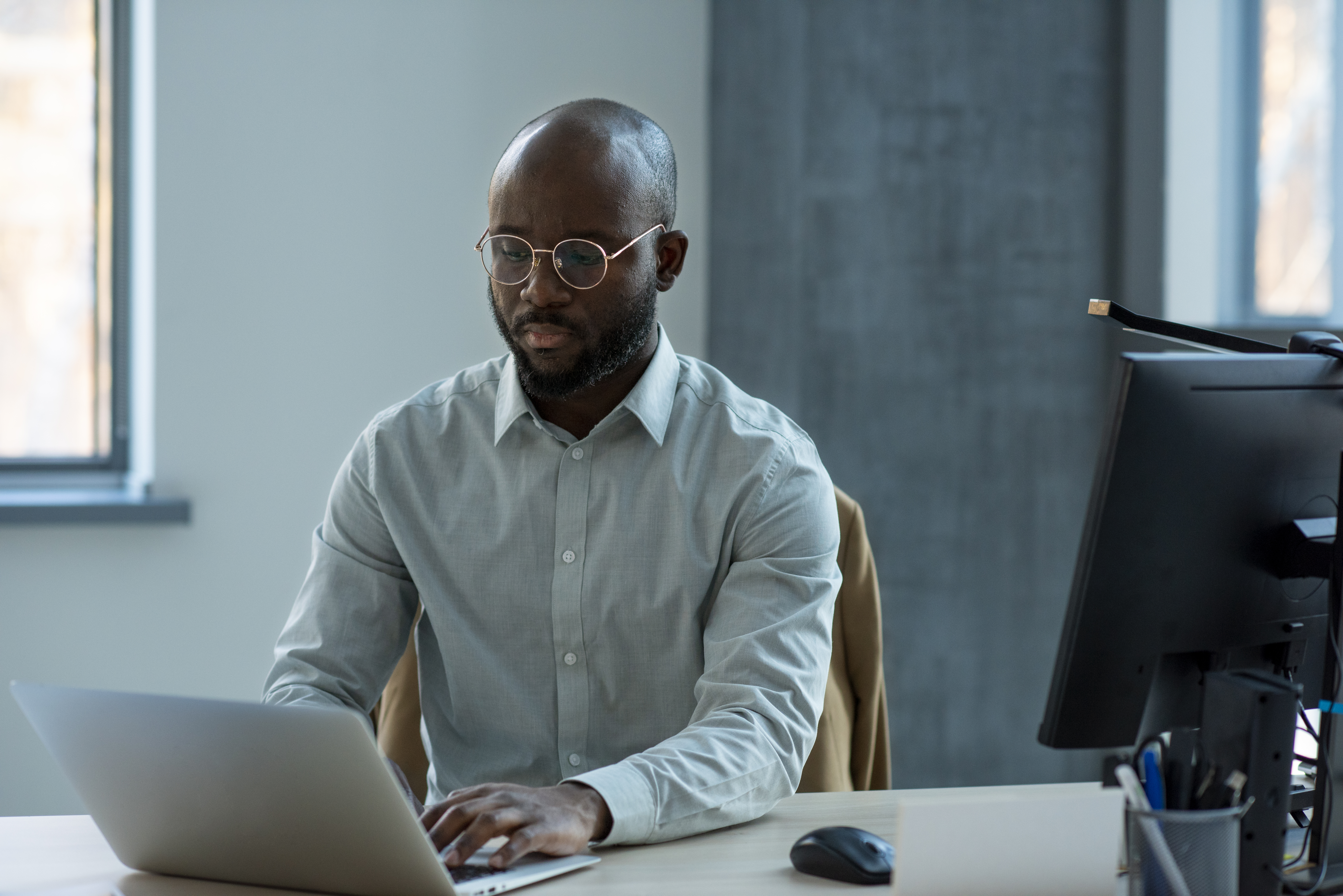 Industrial designer working on 3D model